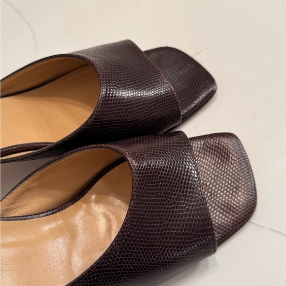 Anne Taylor Embossed Leather Brown Heels/Mules - Picture 5 of 9